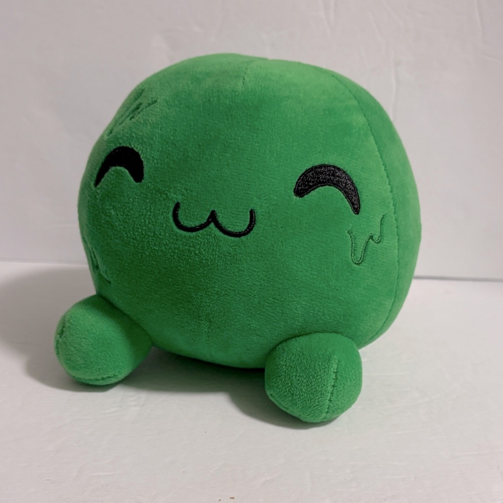YouTooz UWU Slimecicle Stickie 6" Plushie - Picture 2 of 9
